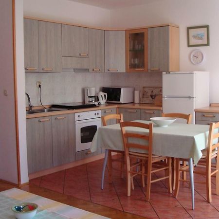 Apartment Branko With Free Parking Ičići Eksteriør bilde