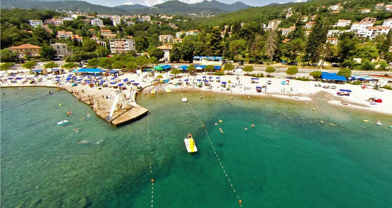 Apartment Branko With Free Parking Ičići Eksteriør bilde